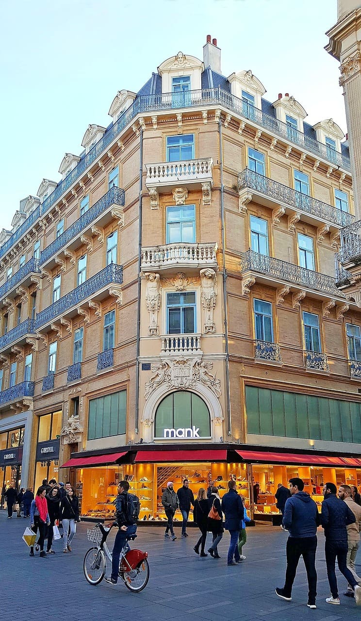 Rue Alsace Lorraine.